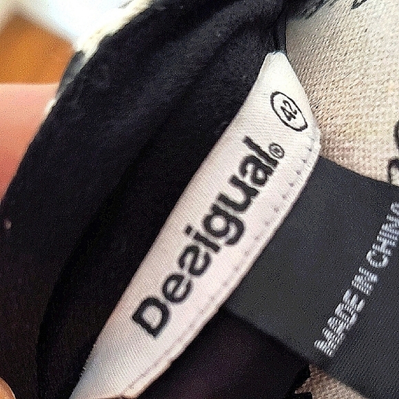 Desigual Embroidered Black and White Mini Skirt - Picture 2 of 10